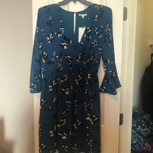 NWT. XL. Blue/Black floral wrap dress.